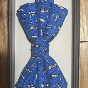 New Vineyard Vines bow tie